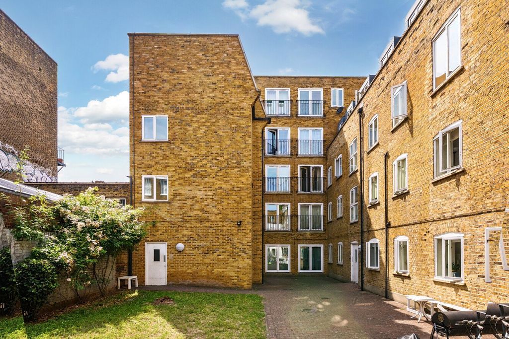 Property photo 1 of 17 Picture No. 06