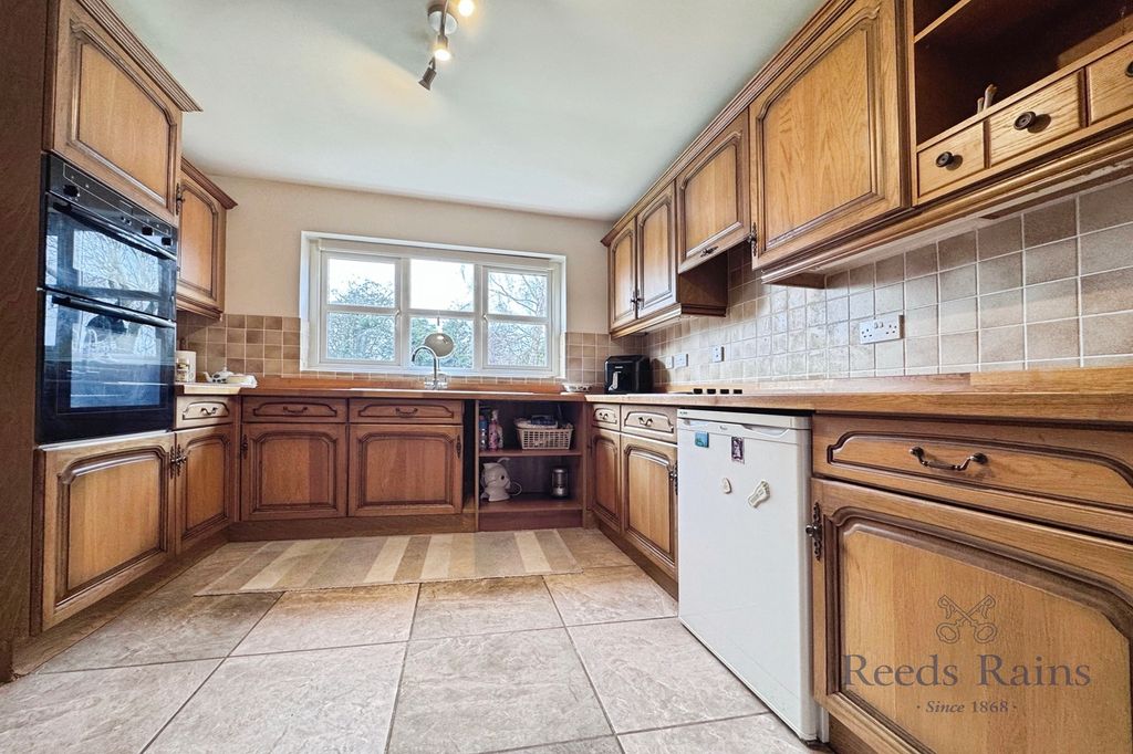 Property photo 2 of 25 Picture No. 26