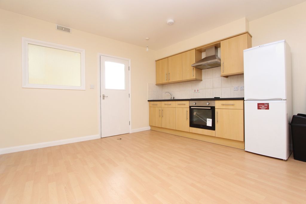 Property photo 2 of 7 Img_4908
