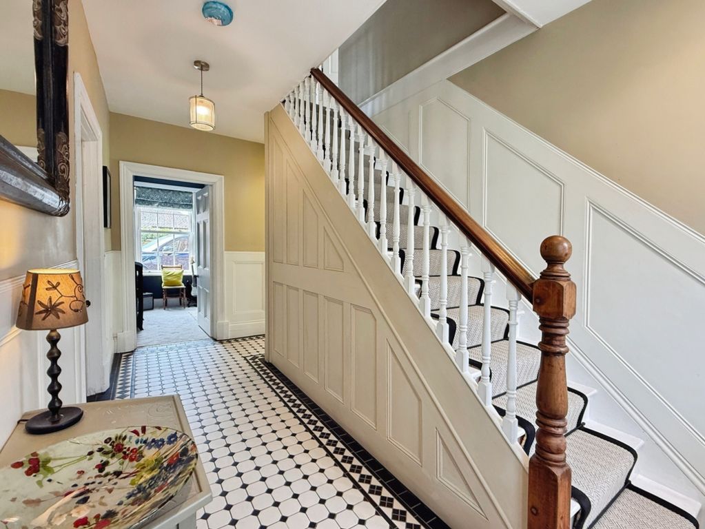 Property photo 2 of 36 Pbox-Img.Jpeg