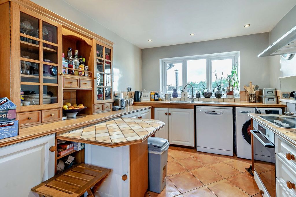 Property photo 3 of 26