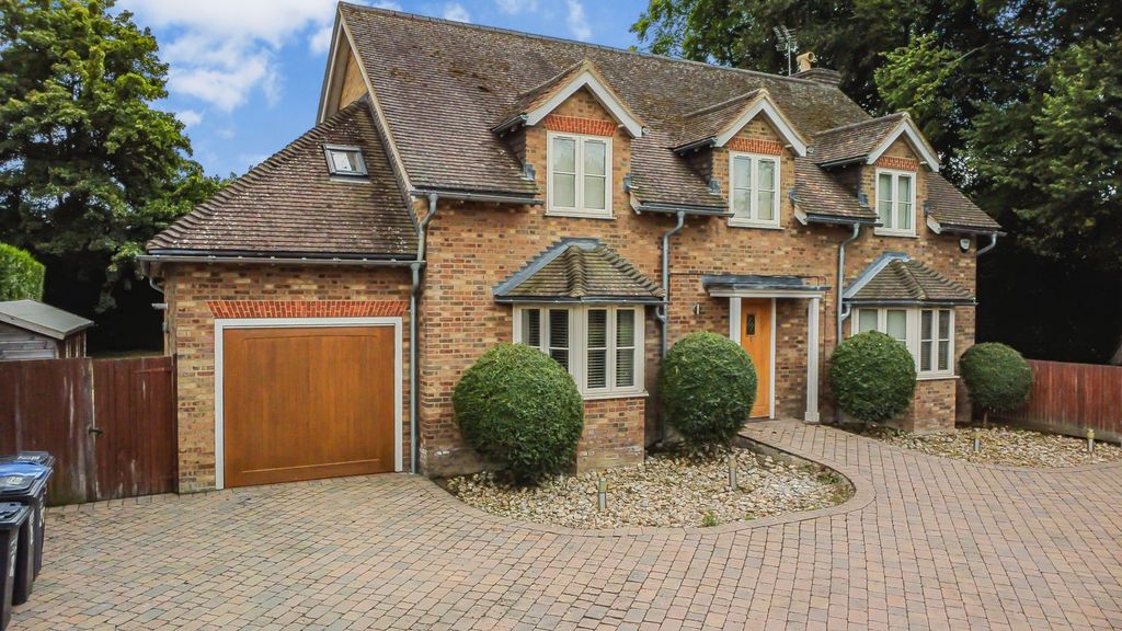 Property photo 2 of 31