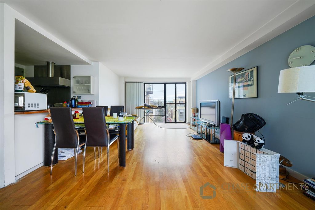 Property photo 1 of 11 Reception Room