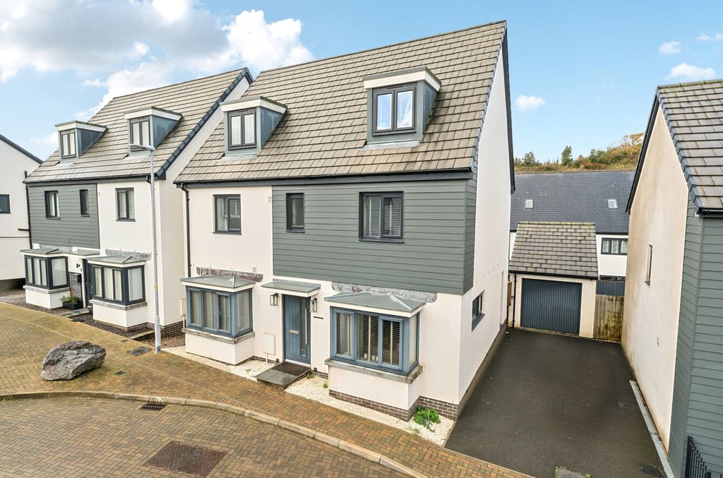 Property photo 1 of 27 1 - 1377109-1-6915c76...