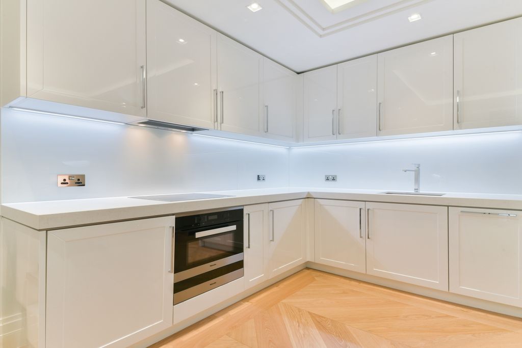 Property photo 2 of 7 Kitchen - Wren House