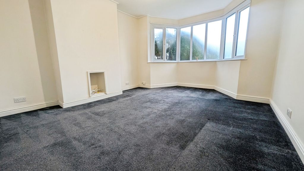 Property photo 2 of 13 Pbox-Img.Jpg