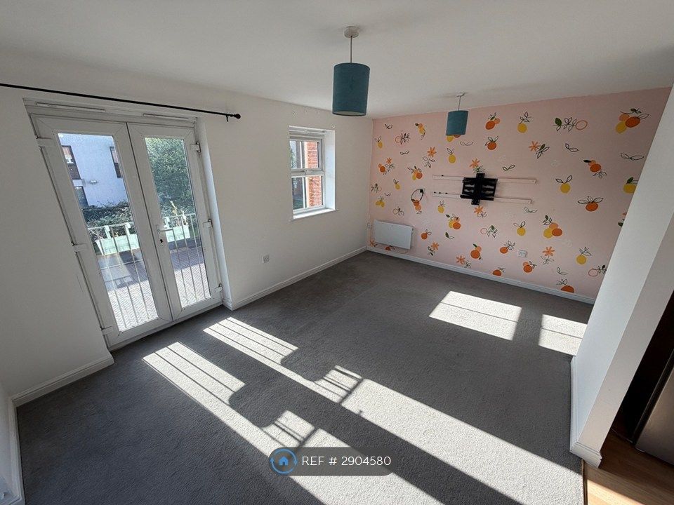 Property photo 3 of 11 Living Room
