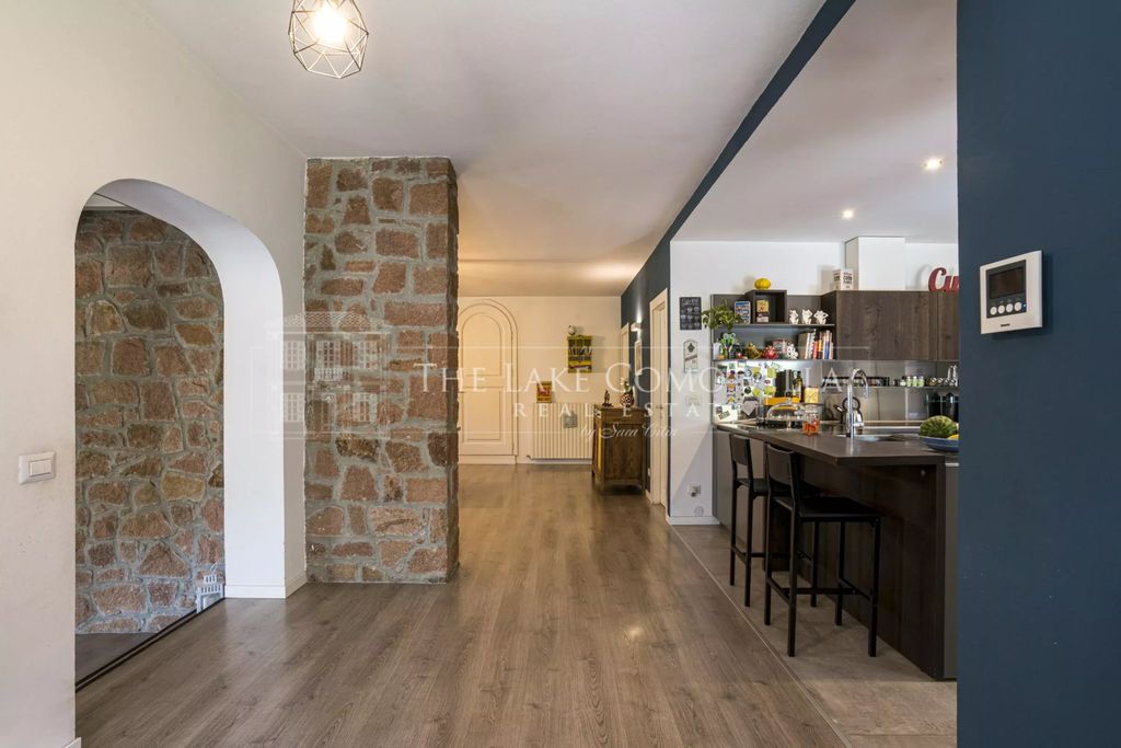 Property photo 3 of 40 Porlezza The Lake Como Villa- Via Alla Fabrica
