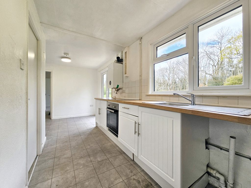 Property photo 3 of 14 Kitchen