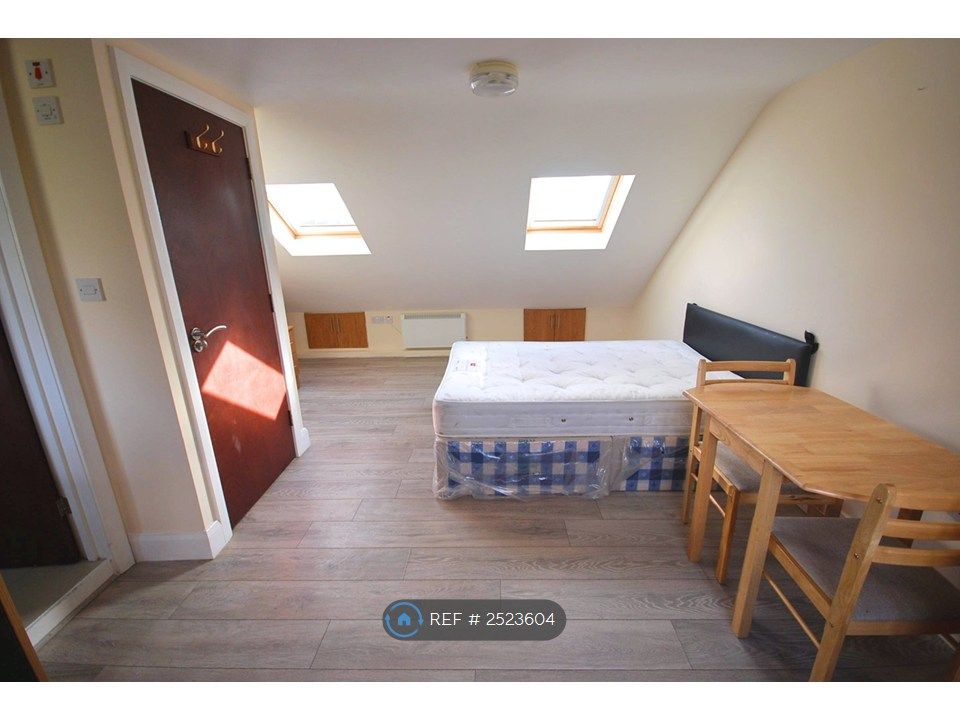 Property photo 1 of 5 Living
