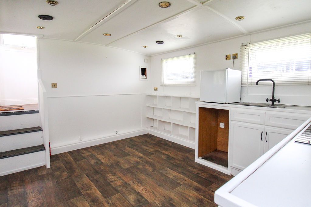Property photo 3 of 11 Kitchen/Diner