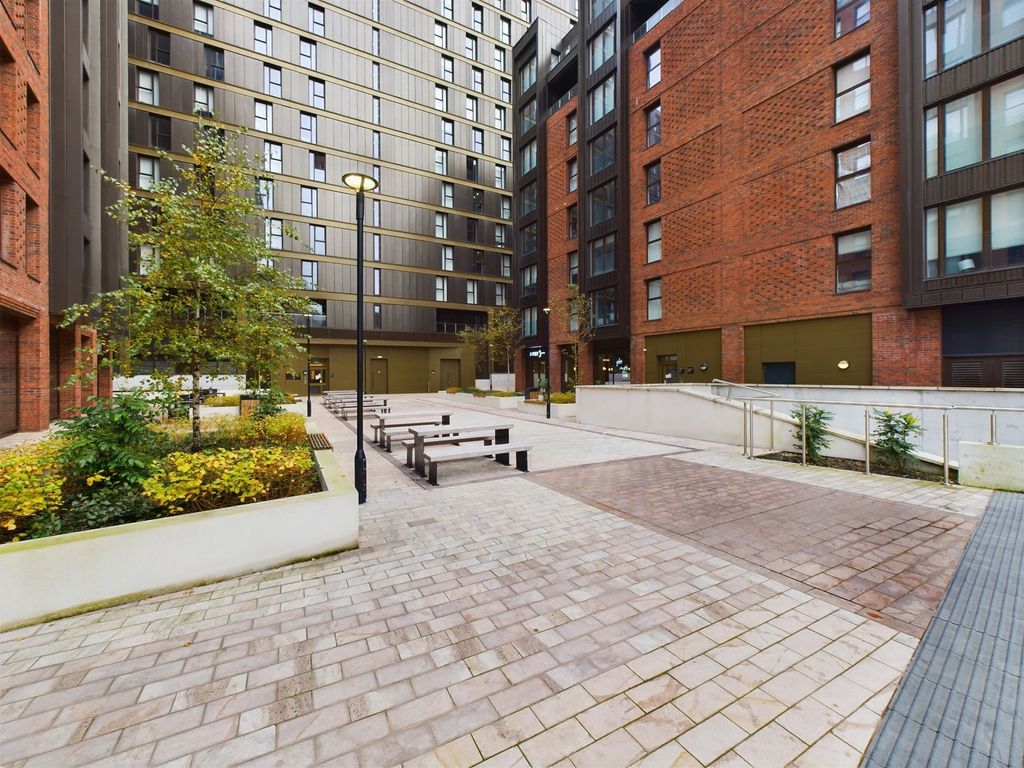 Property photo 2 of 26