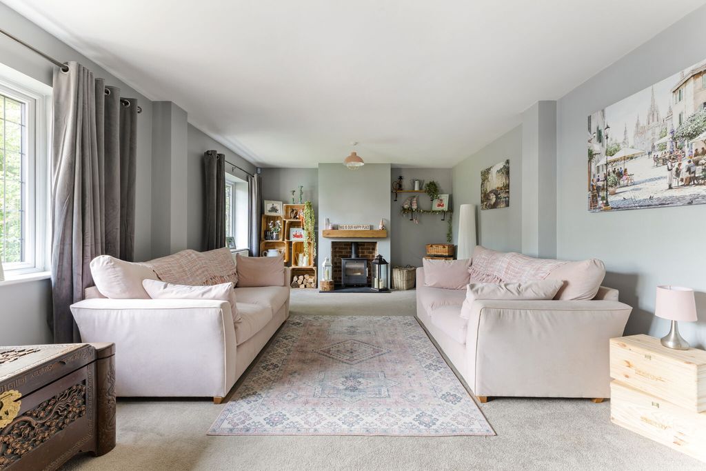 Property photo 3 of 18