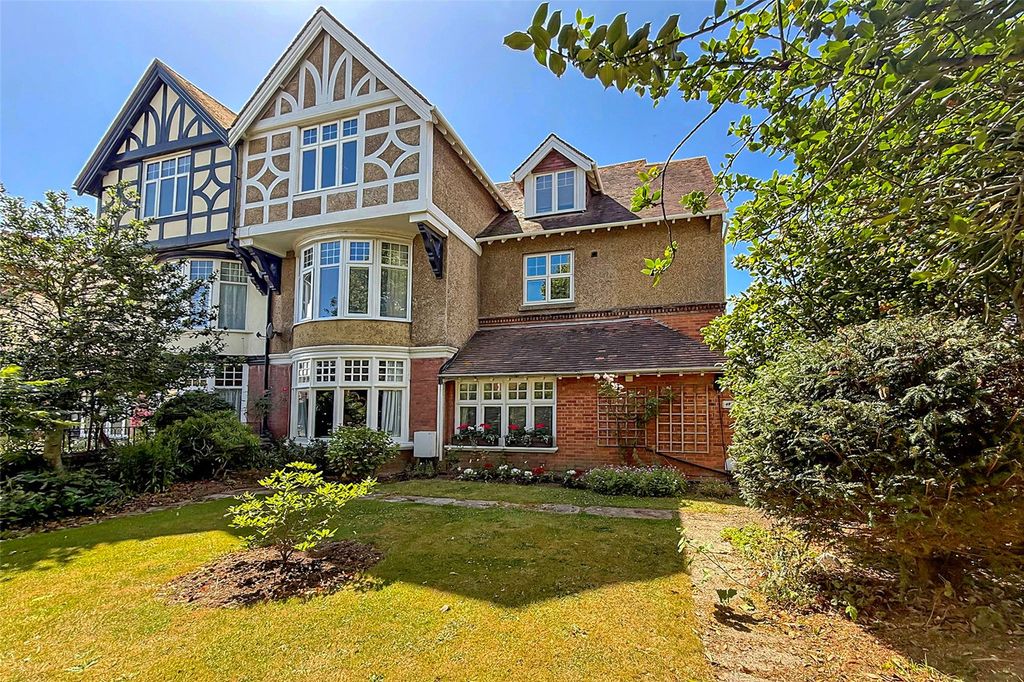 Property photo 1 of 17 Picture No. 21