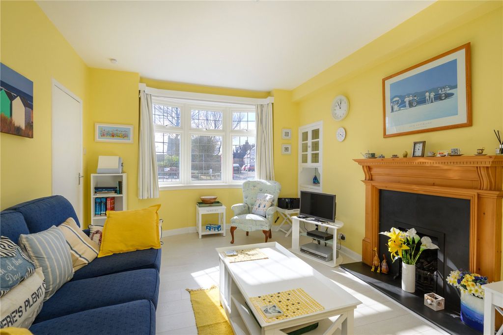 Property photo 2 of 13 Sitting Room