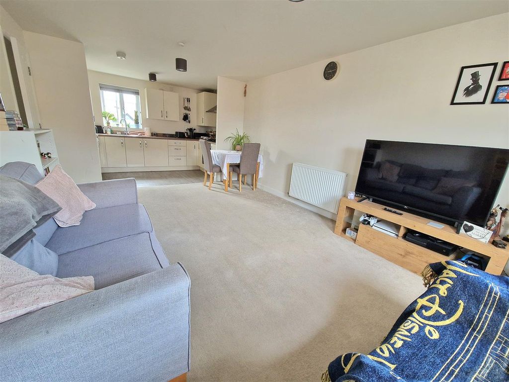 Property photo 2 of 13