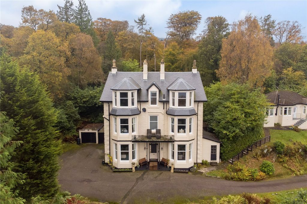 Property photo 3 of 23 Abbots Brae