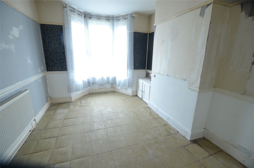 Property photo 2 of 8 Picture No. 22