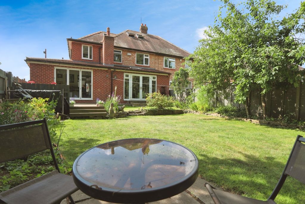 Property photo 1 of 33 4000370