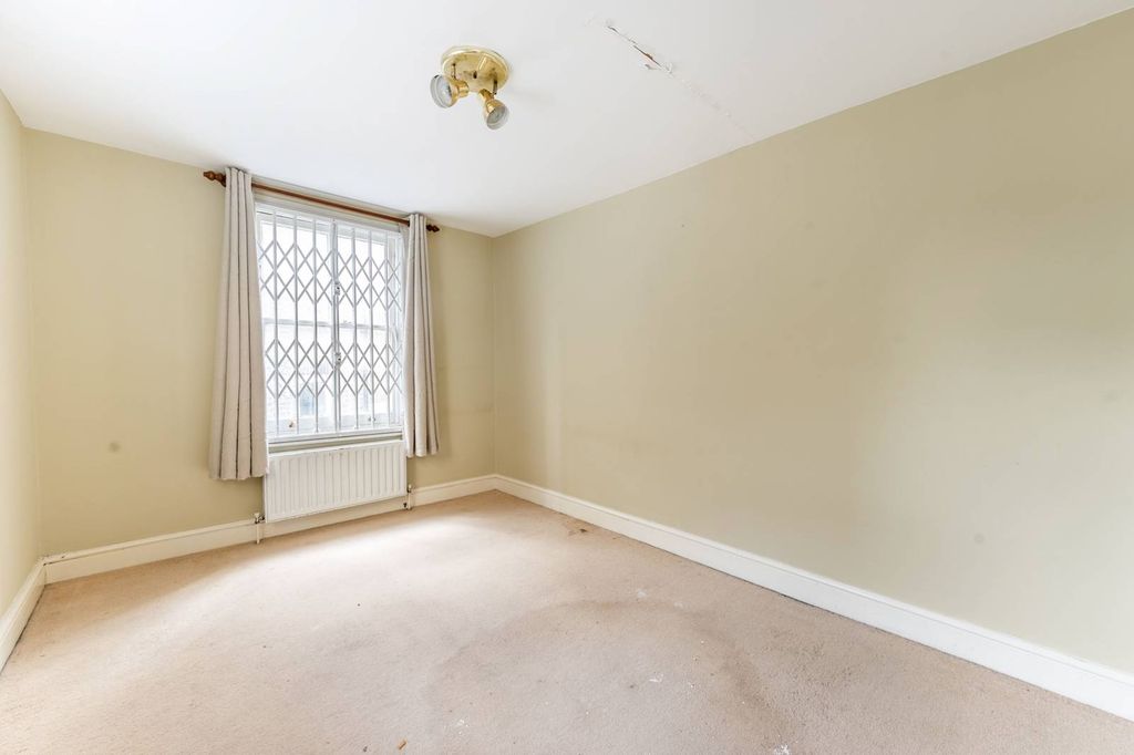 Property photo 3 of 7