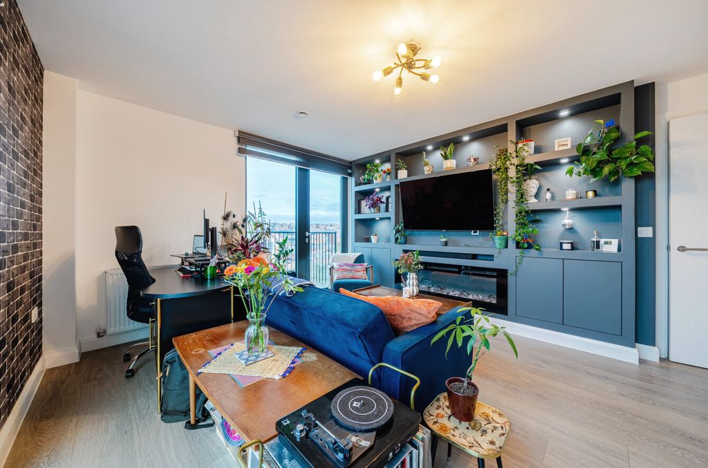 Property photo 3 of 9