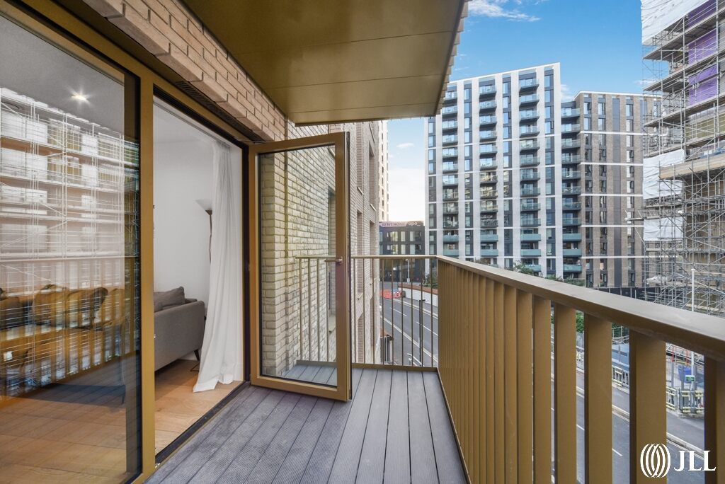 Property photo 3 of 8 Hive House