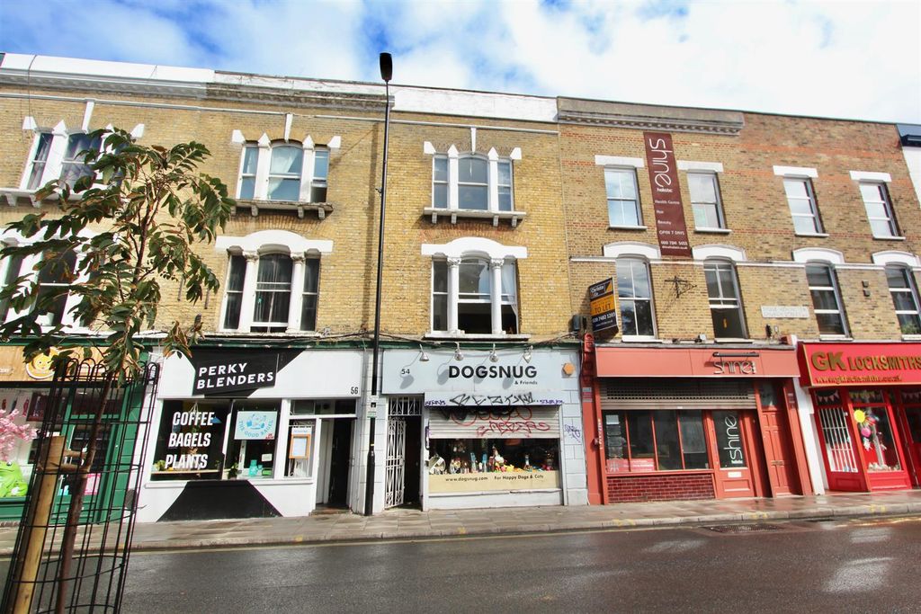 Property photo 2 of 16 Stoke Newington Church Street, N16