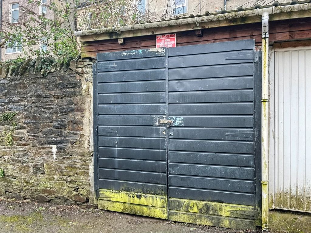 Property photo 3 of 5 3