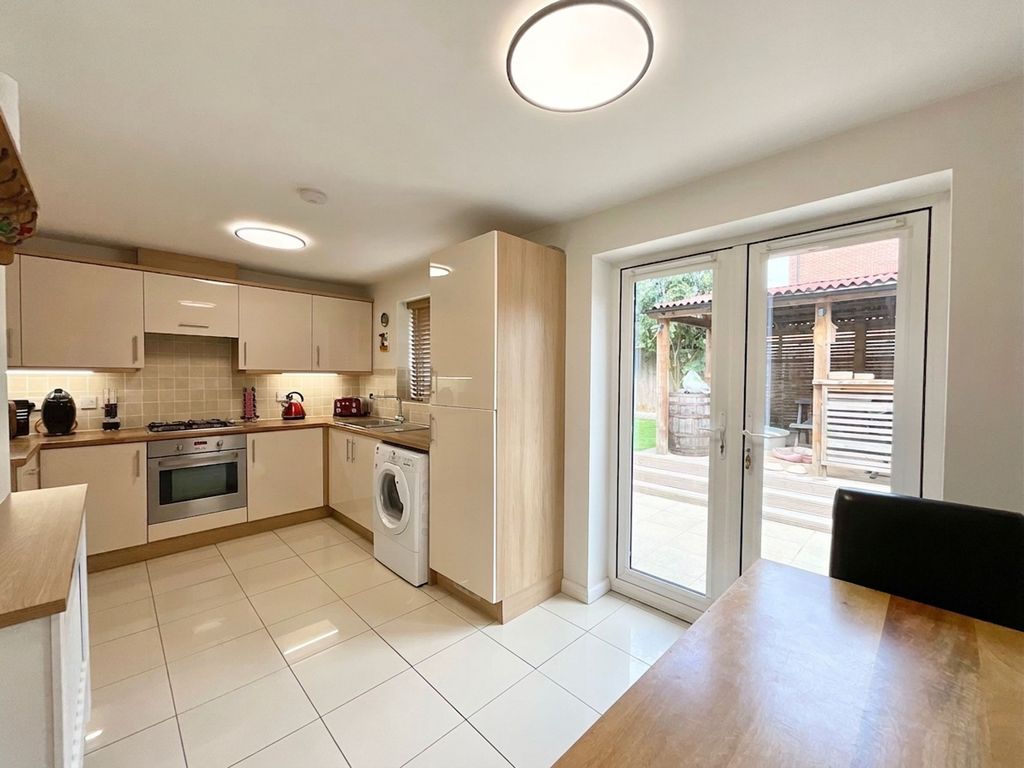 Property photo 2 of 30