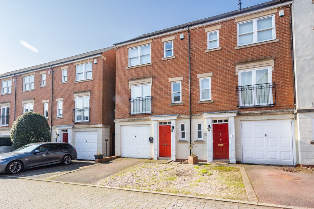 Property photo 1 of 20 15 St Nicholas Pl - 033