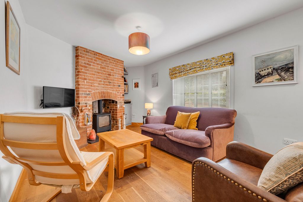 Property photo 2 of 35