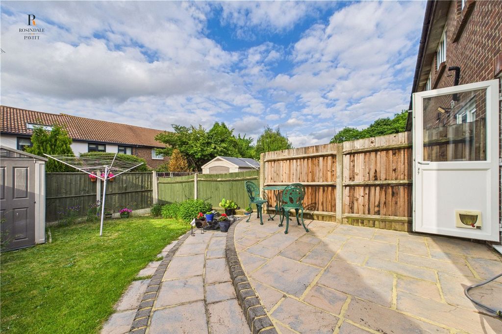 Property photo 2 of 16 Picture No. 17