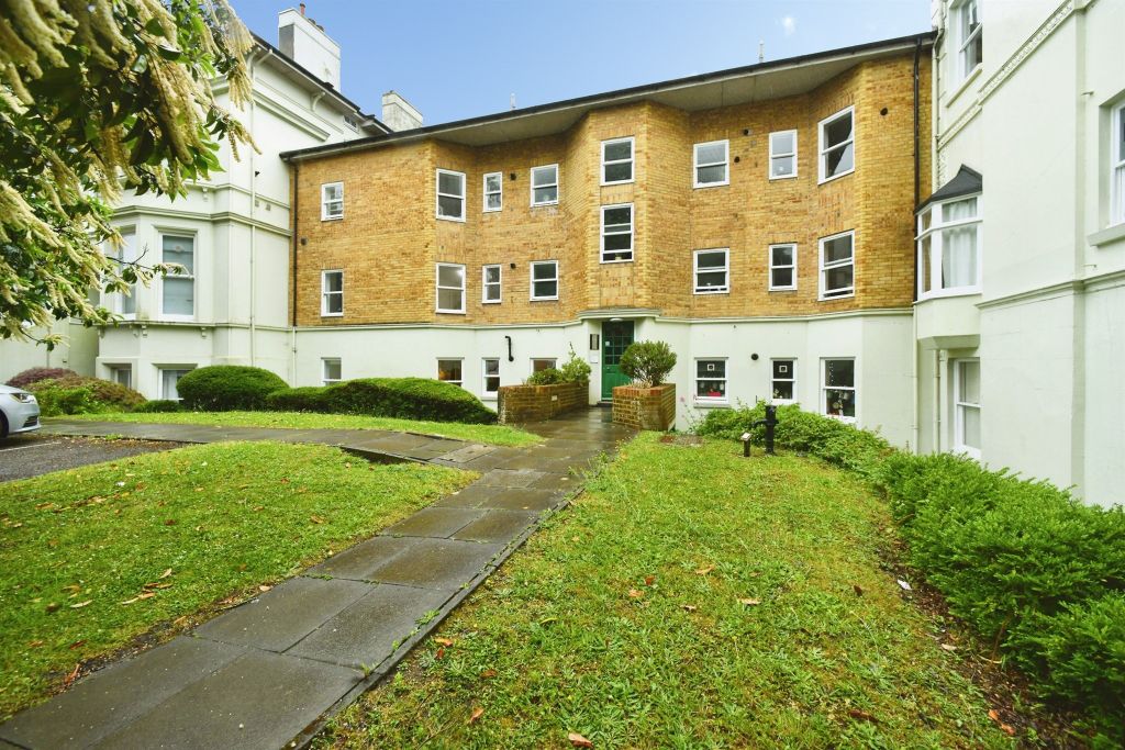 Property photo 1 of 18