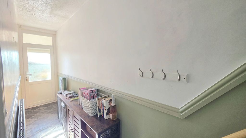 Property photo 3 of 25