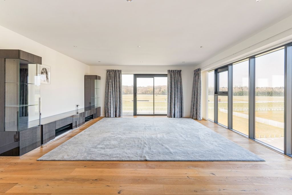 Property photo 1 of 13 Flat 21 277428 (4)