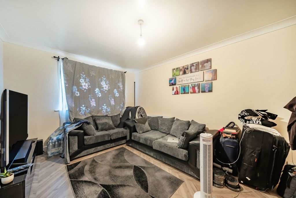 Property photo 2 of 9 3249691