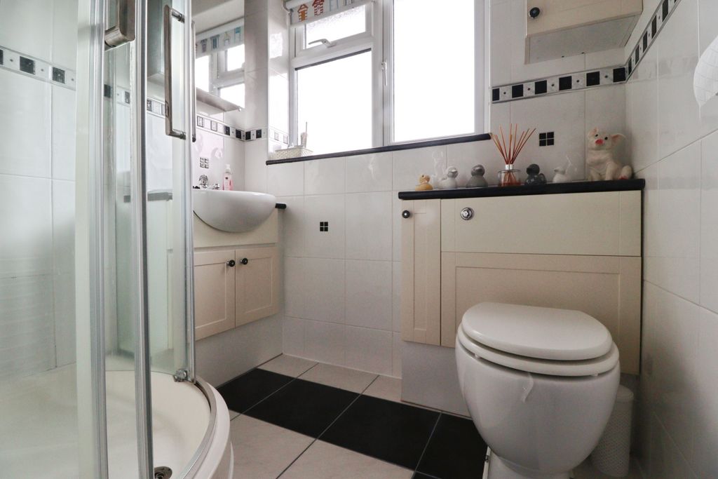 Property photo 3 of 17 Photo #3