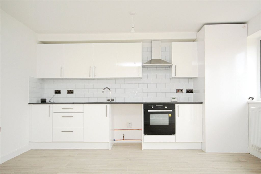 Property photo 2 of 11 Picture No. 03