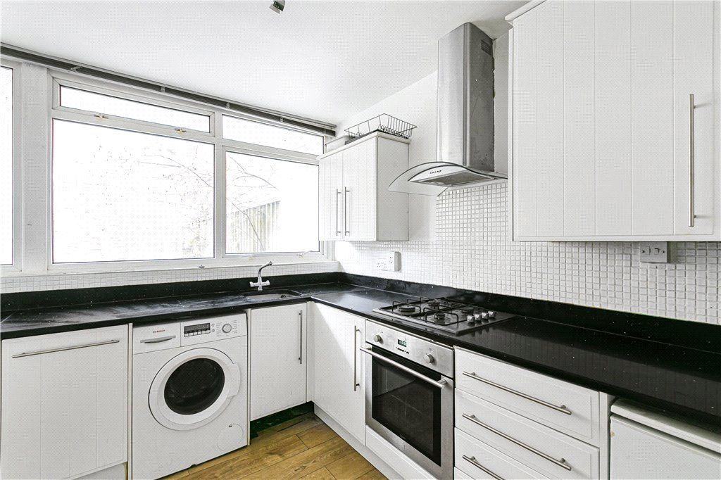 Property photo 3 of 15 Kitchen
