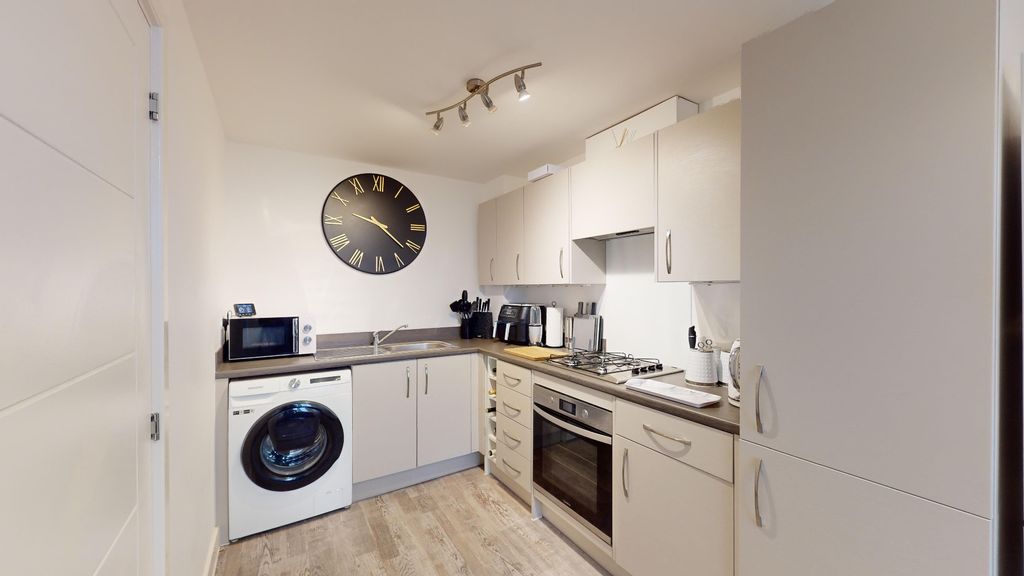 Property photo 2 of 21 3656104
