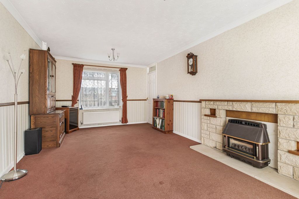 Property photo 3 of 14