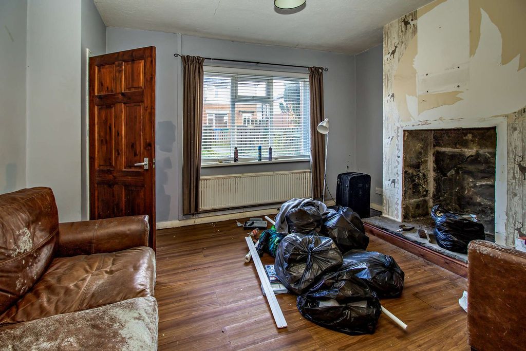 Property photo 2 of 20