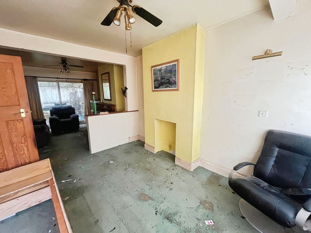Property photo 3 of 12 Lounge/Diner