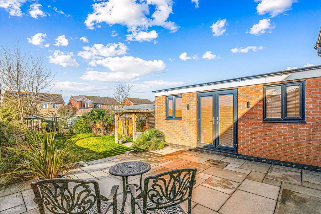 Property photo 3 of 25