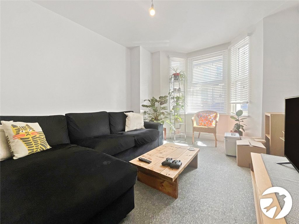 Property photo 3 of 11 Picture No. 13