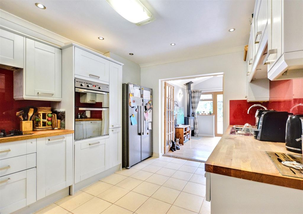 Property photo 3 of 29 Kitchen_1.Jpeg