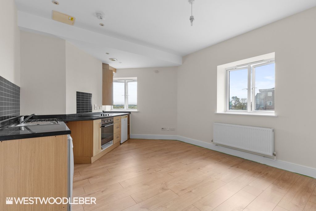 Property photo 2 of 16 Marketcourt_11