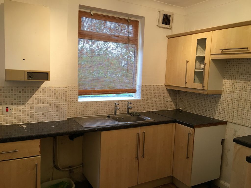 Property photo 2 of 9 Kitchen