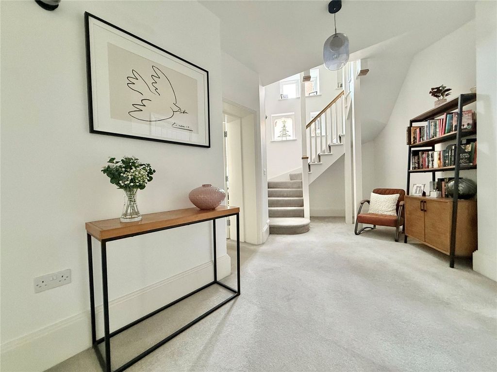 Property photo 3 of 24 Picture No. 21