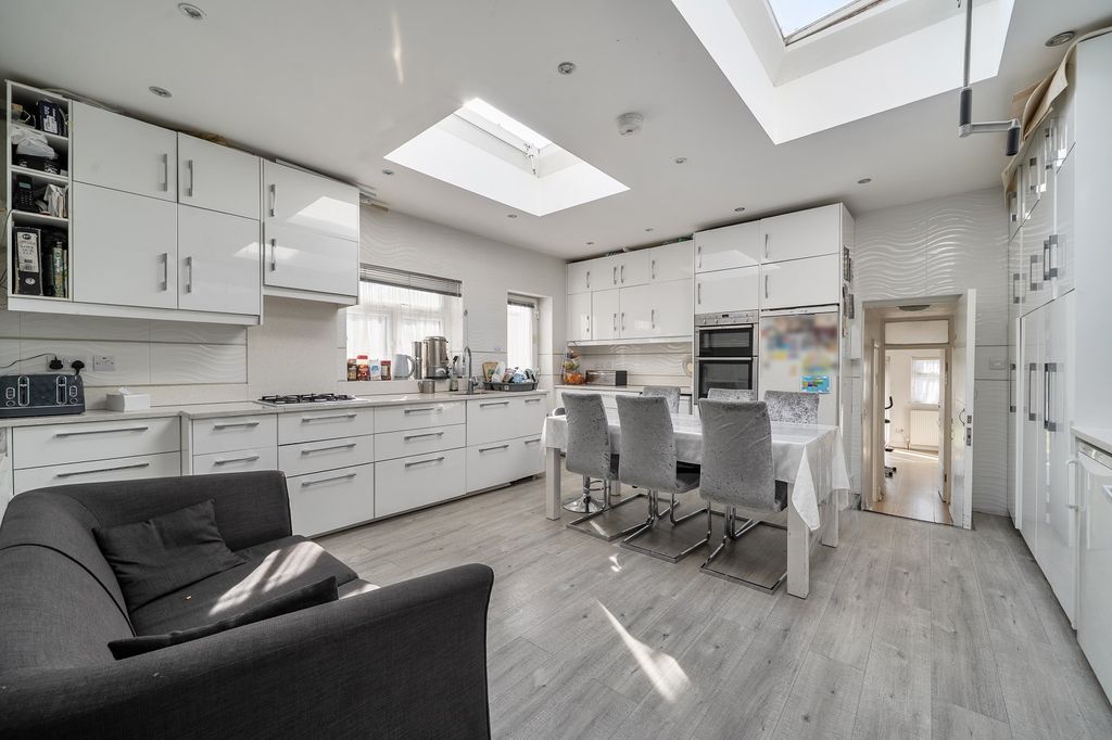 Property photo 2 of 13 Not Specified